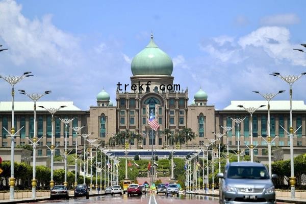 Kawaguchi Manufacturing Sdn Bhd, a plastic compo<em></em>nent supplier for Japanese electro<em></em>nics giants Sony, Panasonic, and Daikin, accused of forced labour practices, has agreed to pay up to RM3 million in backdated wages owed to 251 Bangladeshi workers. — Bernama pic