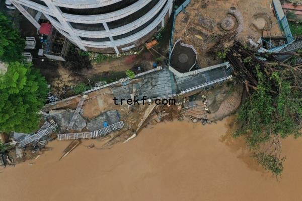 The Kelantan government has officially declared the collapsed area along the Sungai Kelantan riverbank a disaster zone. — Bernama pic