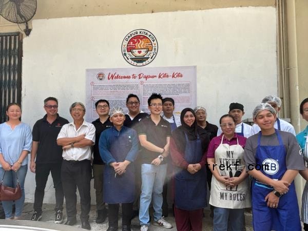 Named Dapur Kita-Kita, or ‘Our Kitchen,’ the initiative is located in Bandaran Berjaya. — Picture by Julia Chan