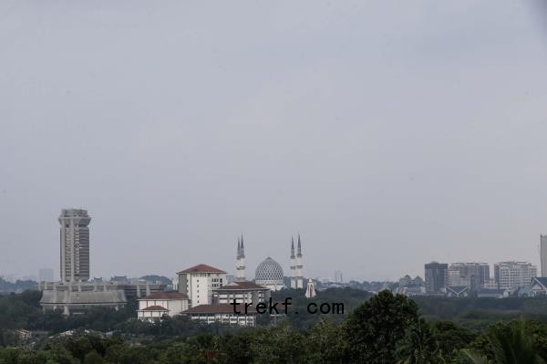 A general view of Shah Alam with the state government administration building visible June 20, 2023. — Picture by Sayuti Zainudin 